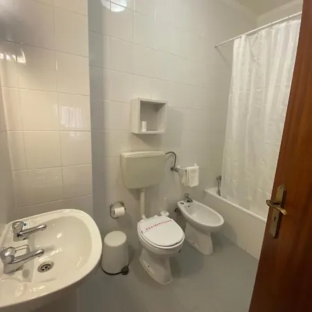 Fatima Guesthouse 2*